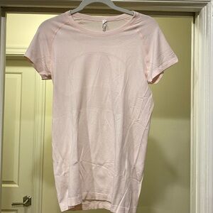 Lululemon tee shirt